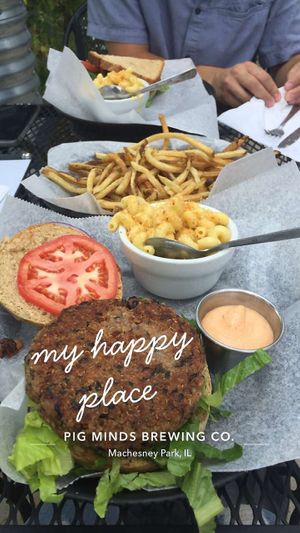 Pig minds burger and Mac n cheese at Pig Minds Brewing in Machesney Park