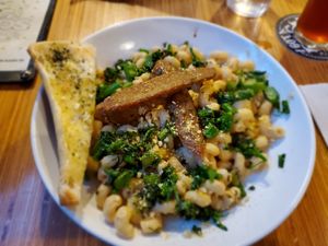 Alfredo with 🥦 at Pig Minds Brewing in Machesney Park