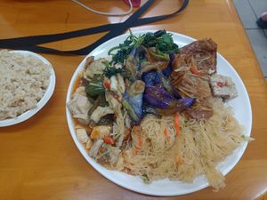 Second time I went another very tasty plate at Xiāng Lín SùShí 鄉林素食 in Taitung