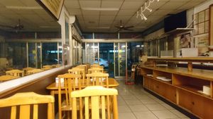 Dans le restaurant at Xiāng Lín SùShí 鄉林素食 in Taitung