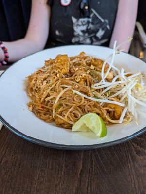 Pad Thai at Donsak in Washington