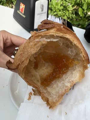 Cornetto vegano all albicocca   at House Cafe in Pisa