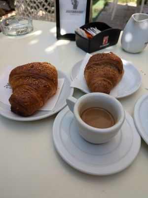  at House Cafe in Pisa