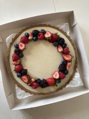 Tart “3 milks”  and red fruits  at Grão a Grão in Caldas Da Rainha