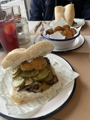   at Barra de Pickles in Santiago