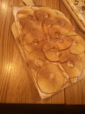 Veganer Flammkuchen süß "Apfel" at Le Feu - Düesbergpark in Muenster