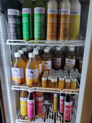 Kombucha and pressed juices at Sōya - El Tunco in El Tunco