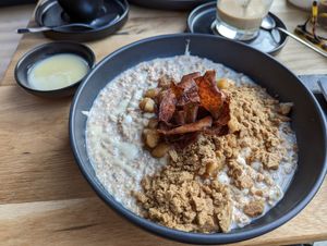 Christmas porridge with vanilla sauce at VRÜH - All Day Breakfast in Dortmund