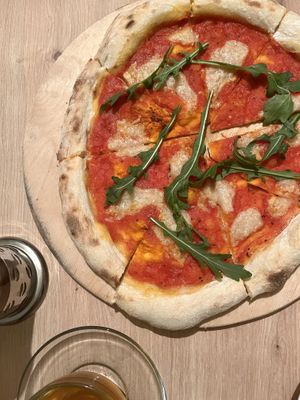 Томатная пицца с веган сыром и рукколой  at Pizza Verde in Tbilisi