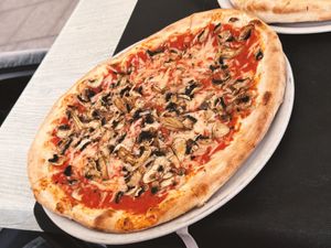 Vegan Funghi Pizza  at La Terrazza - Pza La Virgen in Valencia