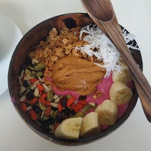 Great berrier reef with peanut butter, AMAZING at Living Juices in Koh Tao