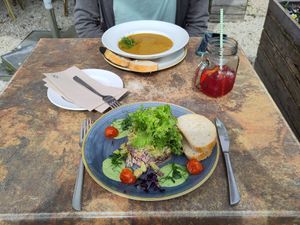 Bunte Beete Tatar und indische Kichererbsensuppe at Das Lauschig in Havixbeck