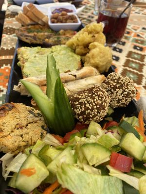 In ägyptischer Tradition  at Thebes Bar And Grill in Luxor