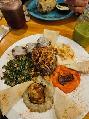 Árabe vegetariano at El Khalifa - Carrera 5  in Bogota