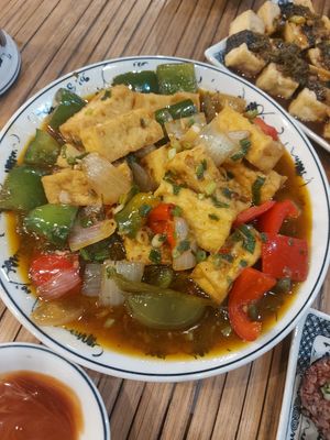 Tofu with peppers and garlic at Tam Coc Ngo Dong Homestay and Vegan Restaurant in Ninh Binh