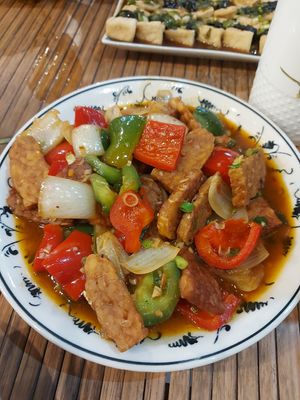 Tempe with peppers at Tam Coc Ngo Dong Homestay and Vegan Restaurant in Ninh Binh