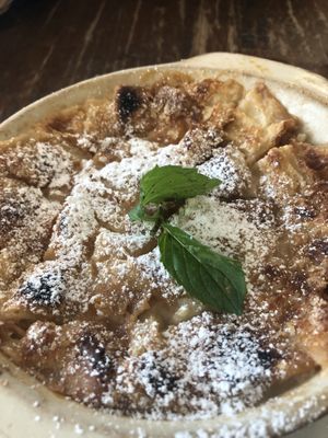 Il dolce, con uvette e cannella  at Humus in Bolzano