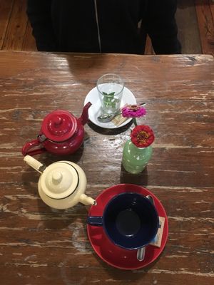 Mint & ginger tea at Humus in Bolzano