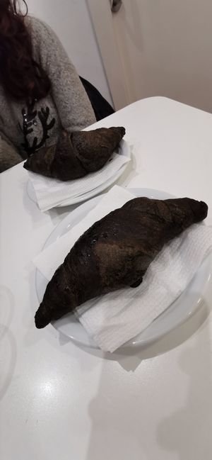 Croissant Vegano at La Löla  in Granollers