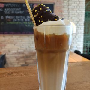 Iced creamy coffee with "flødebolle" at The Break Cafe in Thisted