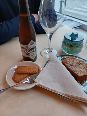 Vegan banana bread. The speculoos cookies that come with a drink are vegan as well at Patron in Ghent