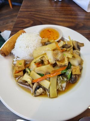 Vegetable lunch special at Thai Racha in New Braunfels