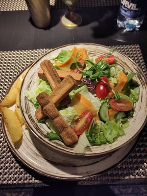 Salad with fried tofu at Agni Food in Vilnius