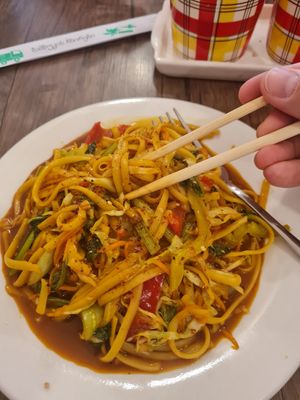 Yellow-Noodles with Vegetables at Thanaphon Thai Restaurant in Tbilisi