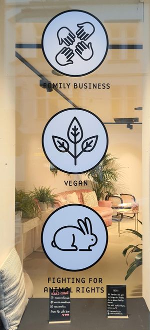 store window #Veganuary at NO Cosmetics in Berlin