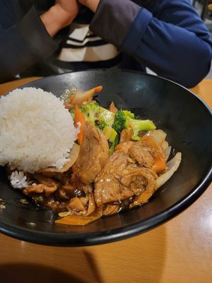 Vegetables and Duck at Sipz Fusion Cafe - Clairemont Mesa in San Diego