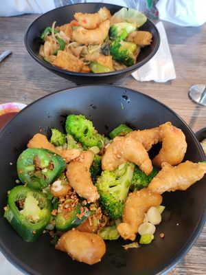 Salt and Pepper Shrimp & Drunken Noodles 🍜 at Sipz Fusion Cafe - Clairemont Mesa in San Diego