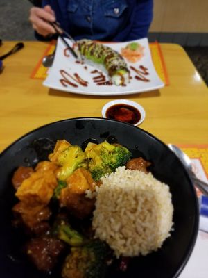 Chickn and tofu with vegetables at Sipz Fusion Cafe - Clairemont Mesa in San Diego