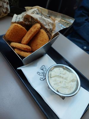 Vegan chicken nuggets at Berliner Babo in Vienna