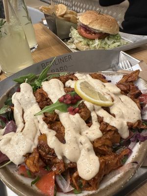 Babo Bowl + vegan crispy chicken burger   at Berliner Babo in Vienna