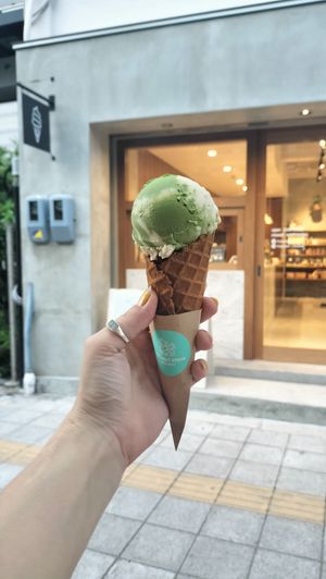 Matcha ice cream at sari sari store サリサリストア in Osaka