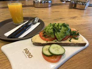 Avocado hummus Brot  at Pano in Aschaffenburg
