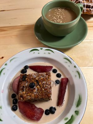 Amaranth stole and baked oatmeal   at Pandaria Rosetta in Mexico City