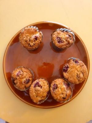 Vegan raspberry and pear muffins at Ogato in Lier