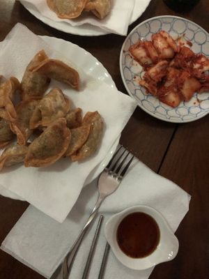 Mandu und Kimchi  at Mandu in Dusseldorf