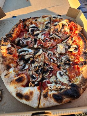 Vegan Pizza at Dolce Pizza in Lake Tekapo