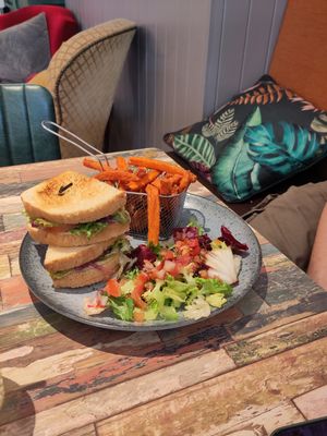 Sandwich and chips at Moko in Hinckley