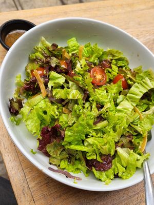 Asiática asian salad at Coffee District Guatemala in Guatemala City
