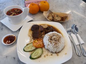 My regular meal at Water Drop Teahouse 滴水坊 in Northeast Singapore