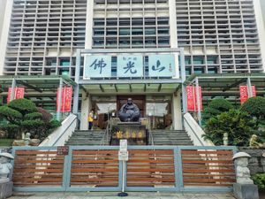 Located inside here at Water Drop Teahouse 滴水坊 in Northeast Singapore