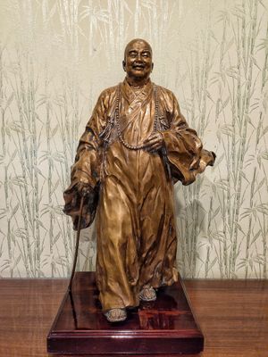 The founder at Water Drop Teahouse 滴水坊 in Northeast Singapore