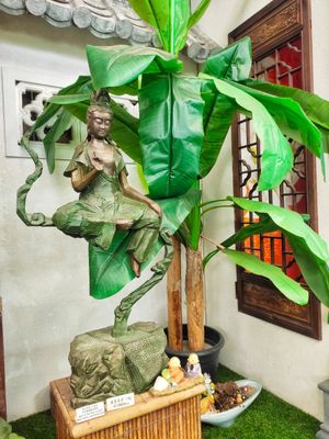 Deco at Water Drop Teahouse 滴水坊 in Northeast Singapore