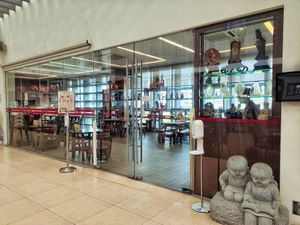 Air-conditioned dining area at Water Drop Teahouse 滴水坊 in Northeast Singapore