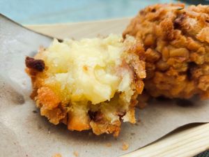 Cheesy potato balls at Water Drop Teahouse 滴水坊 in Northeast Singapore