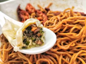 Texture of lovely wan ton at Water Drop Teahouse 滴水坊 in Northeast Singapore