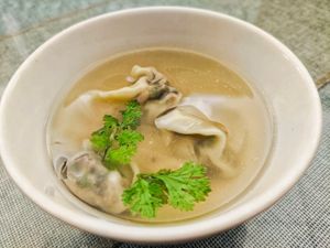 Lovely wan ton at Water Drop Teahouse 滴水坊 in Northeast Singapore